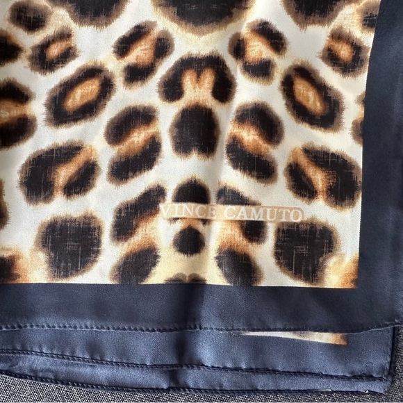 Set 4 scarves-name brands (see photos) like new - Picture 4 of 4